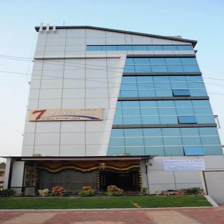 7 Hills Inn Tirupati Kültér fotó