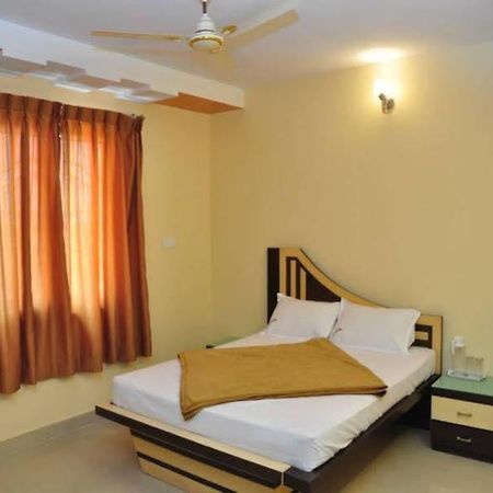7 Hills Inn Tirupati Kültér fotó